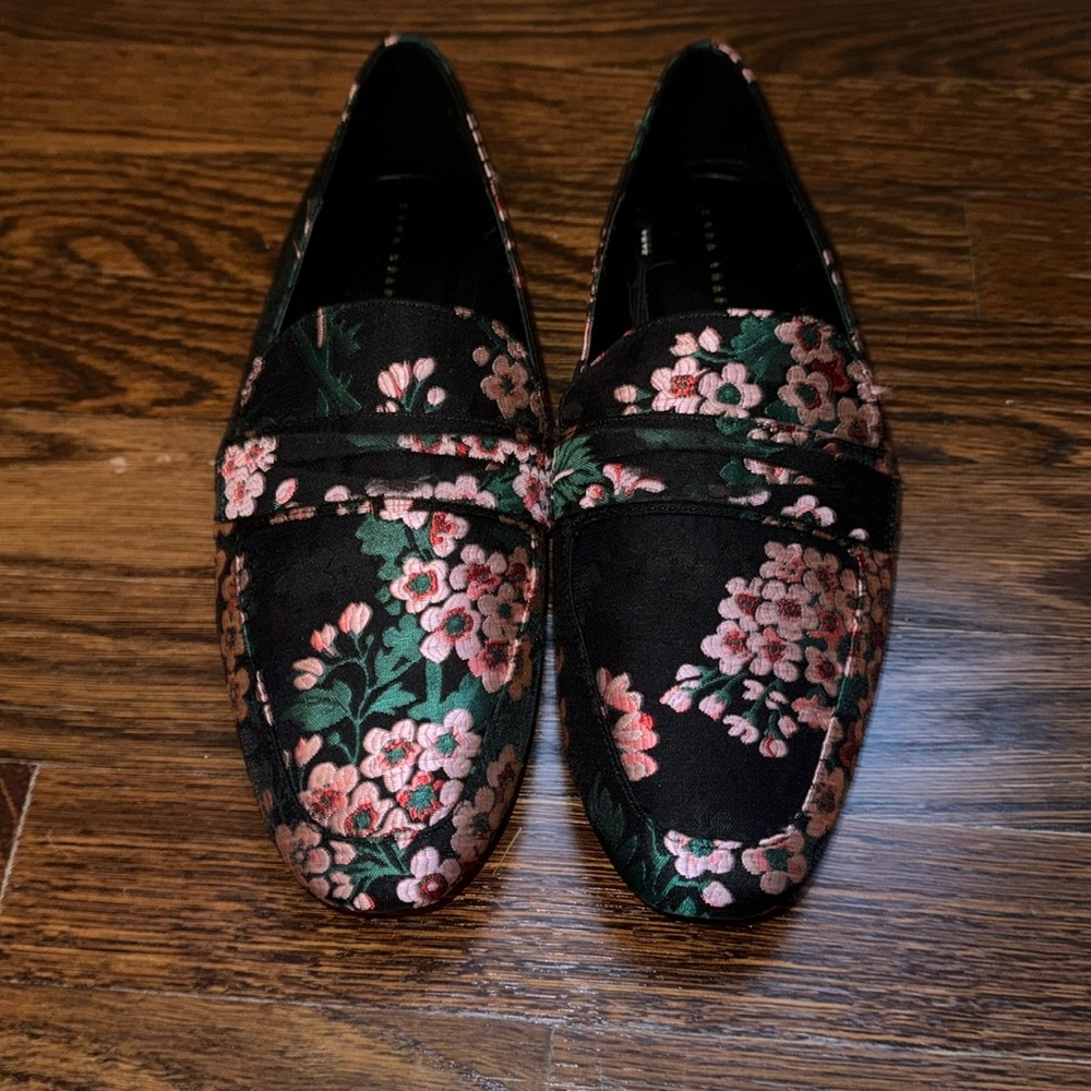 Zara Trafaluc Cherry Blossom Loafers Sz 39 US 8 Never Worn